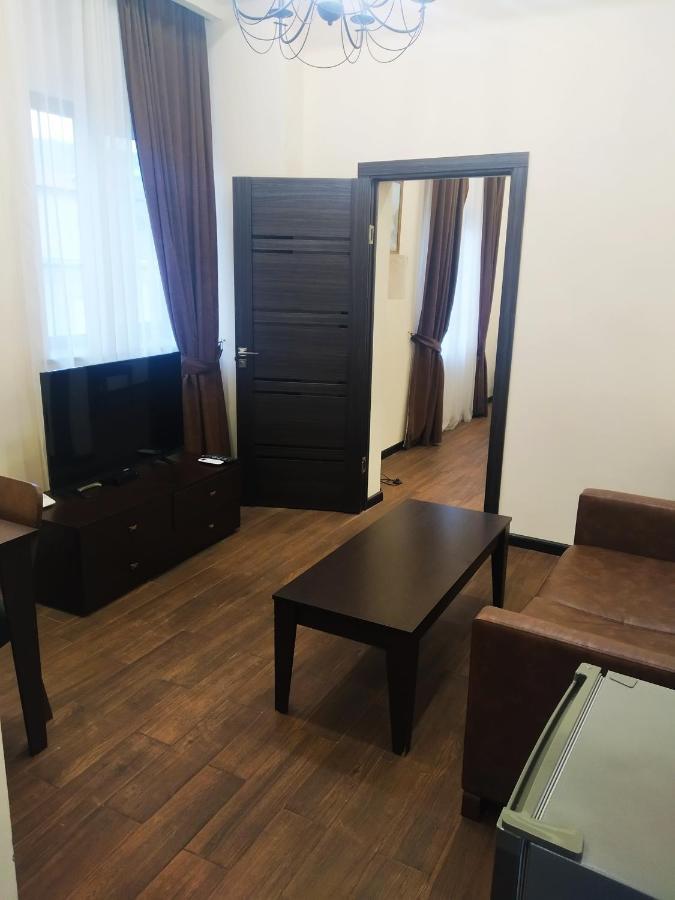 Boutique Living Hotel Jerevan Exteriör bild