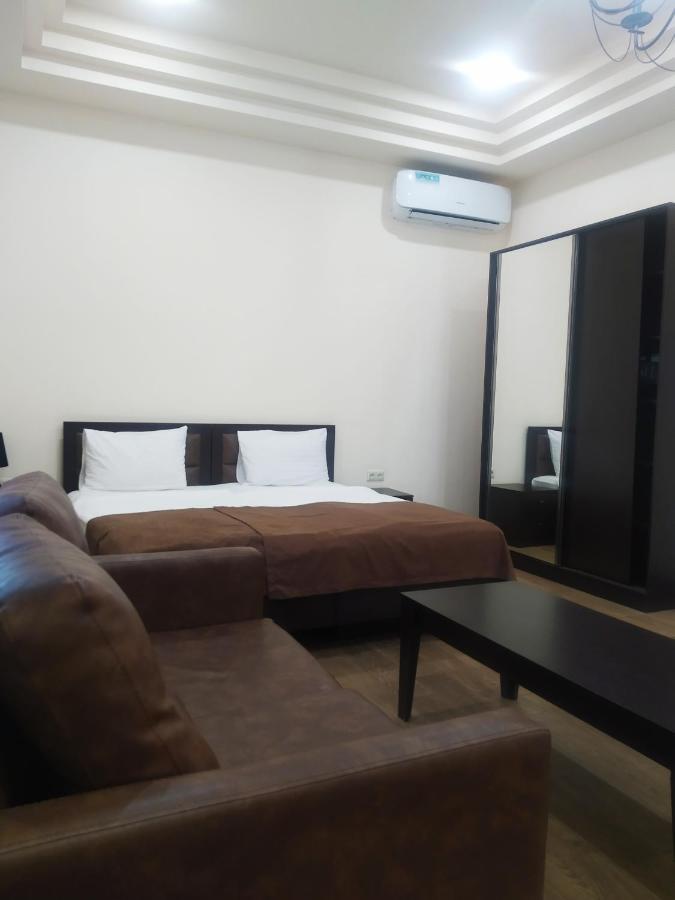 Boutique Living Hotel Jerevan Exteriör bild