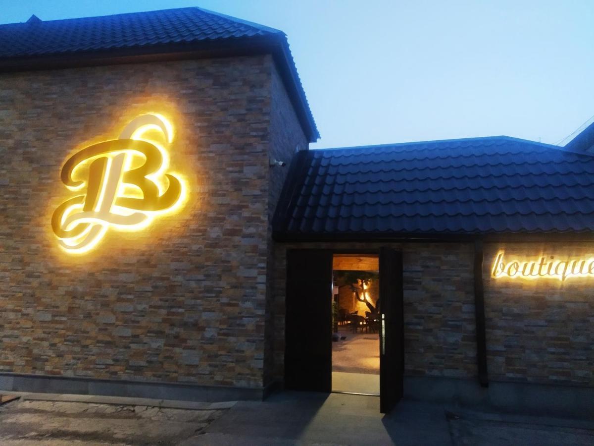 Boutique Living Hotel Jerevan Exteriör bild
